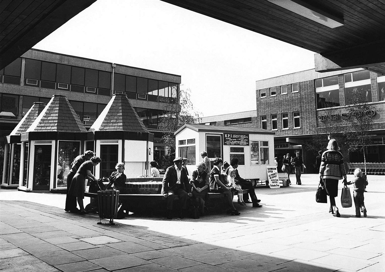 Wigwam kiosks outside Tesco in 1975. Picture: Steve Salter