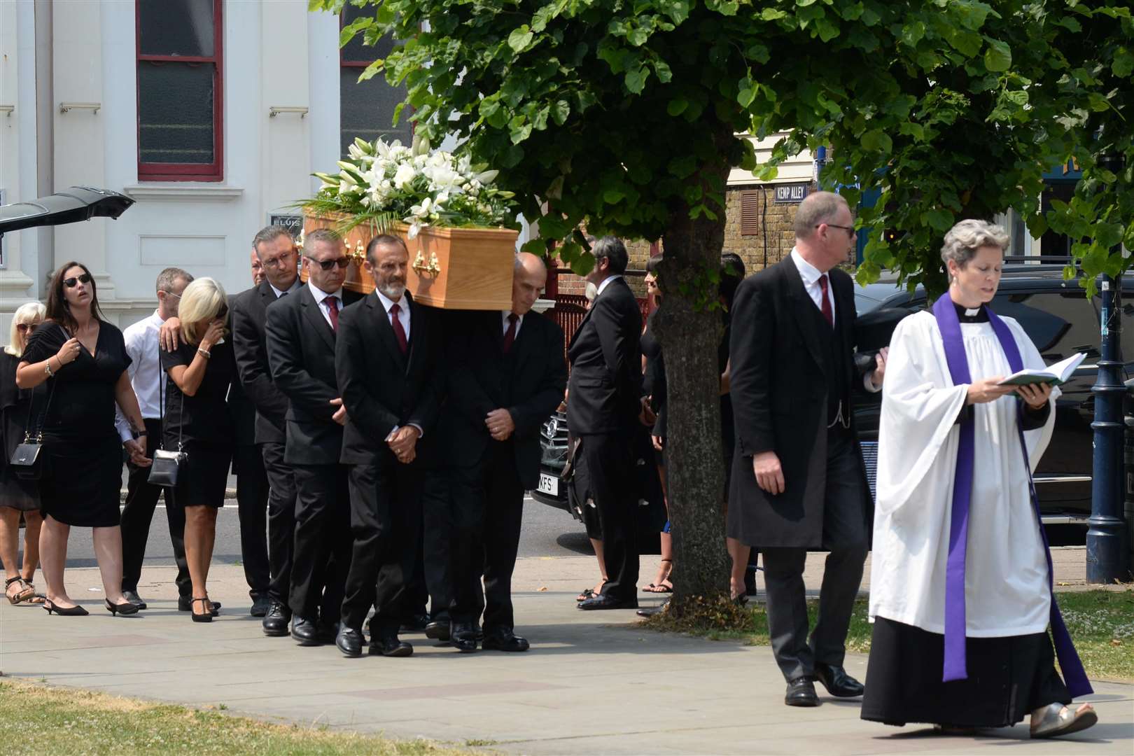 Hundreds gathered for the funeral of Kim Sampson