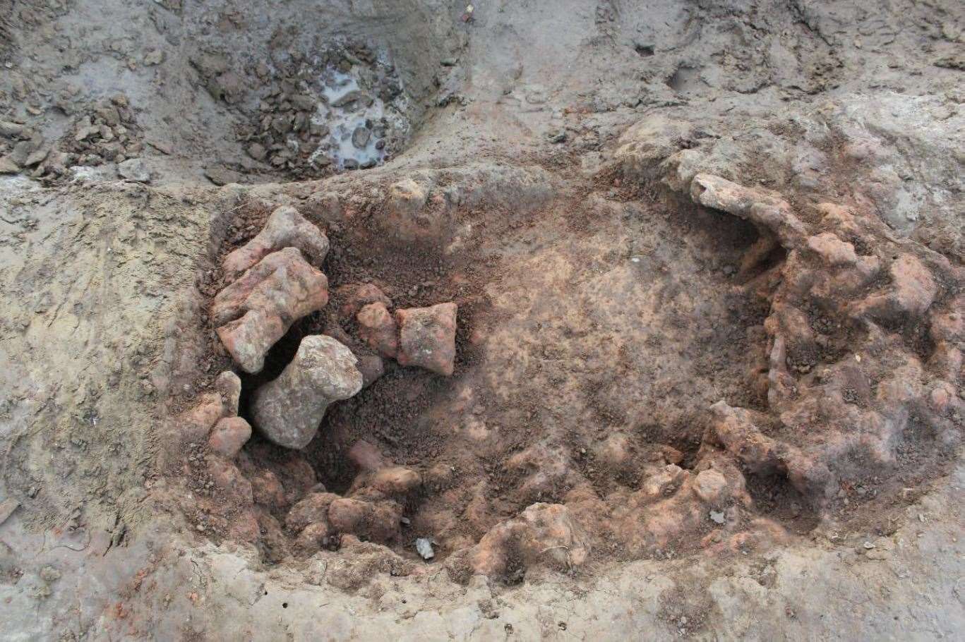 The dig at the Churchill Retirement Living site in Rainham. Saltern Hearth with a group of fired clay pedestals