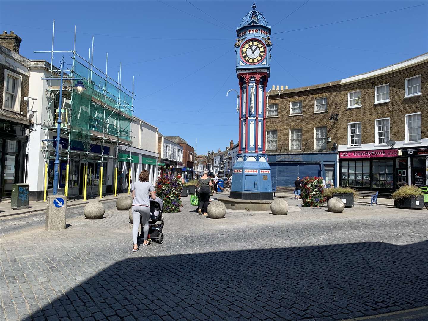 Banners and signs have been put up in Sheerness High Street reminding people to keep their distance while shopping during the coronavirus crisis