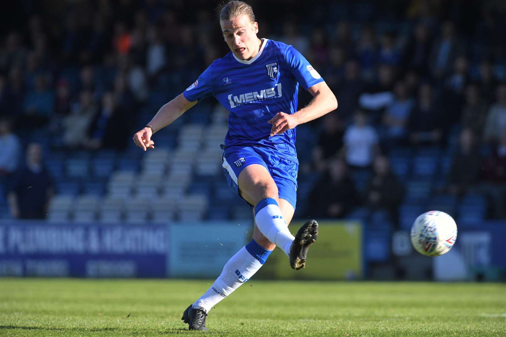 Tom Eaves puts the Gills 2-1 ahead Picture: Andy Payton (1860920)