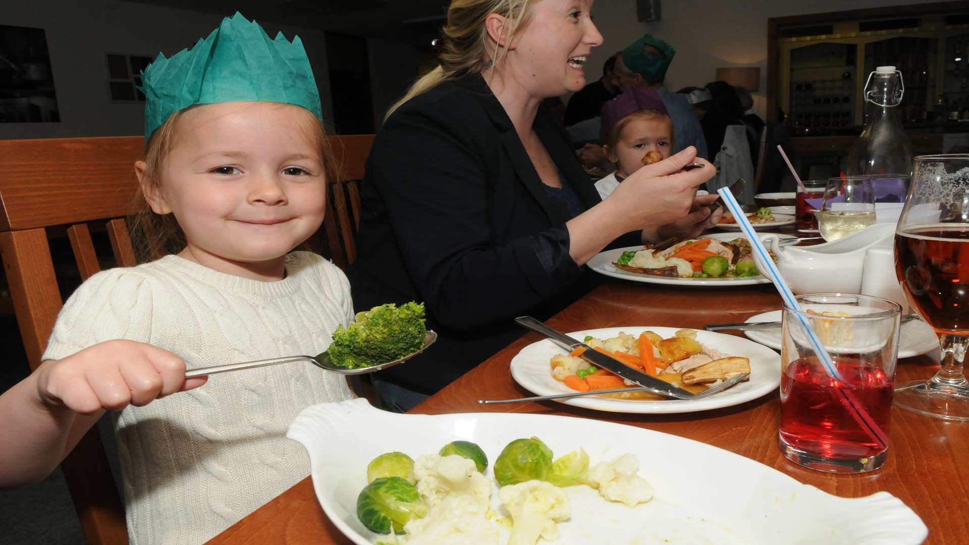 The KM staged a Christmas meal for flood victims that were hit by flood water over the Christmas period
