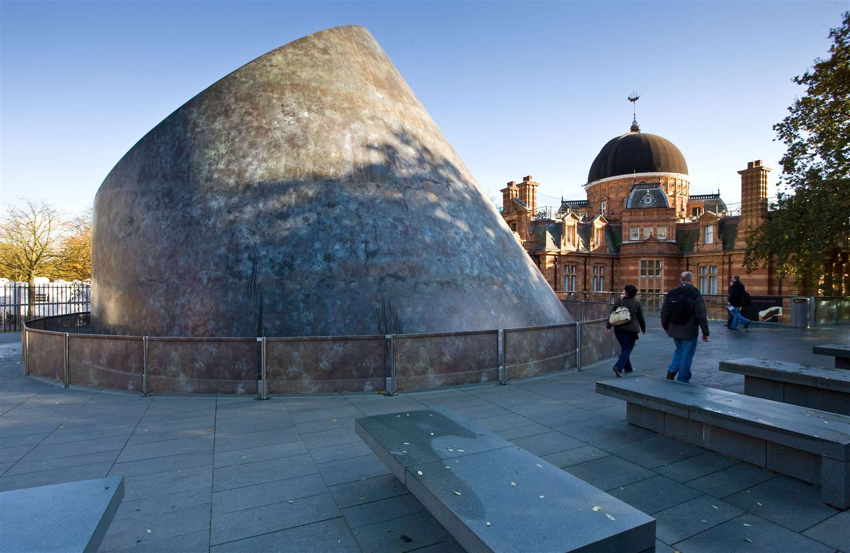 The Royal Observatory in Greenwich shares advice on its website for budding stargazers