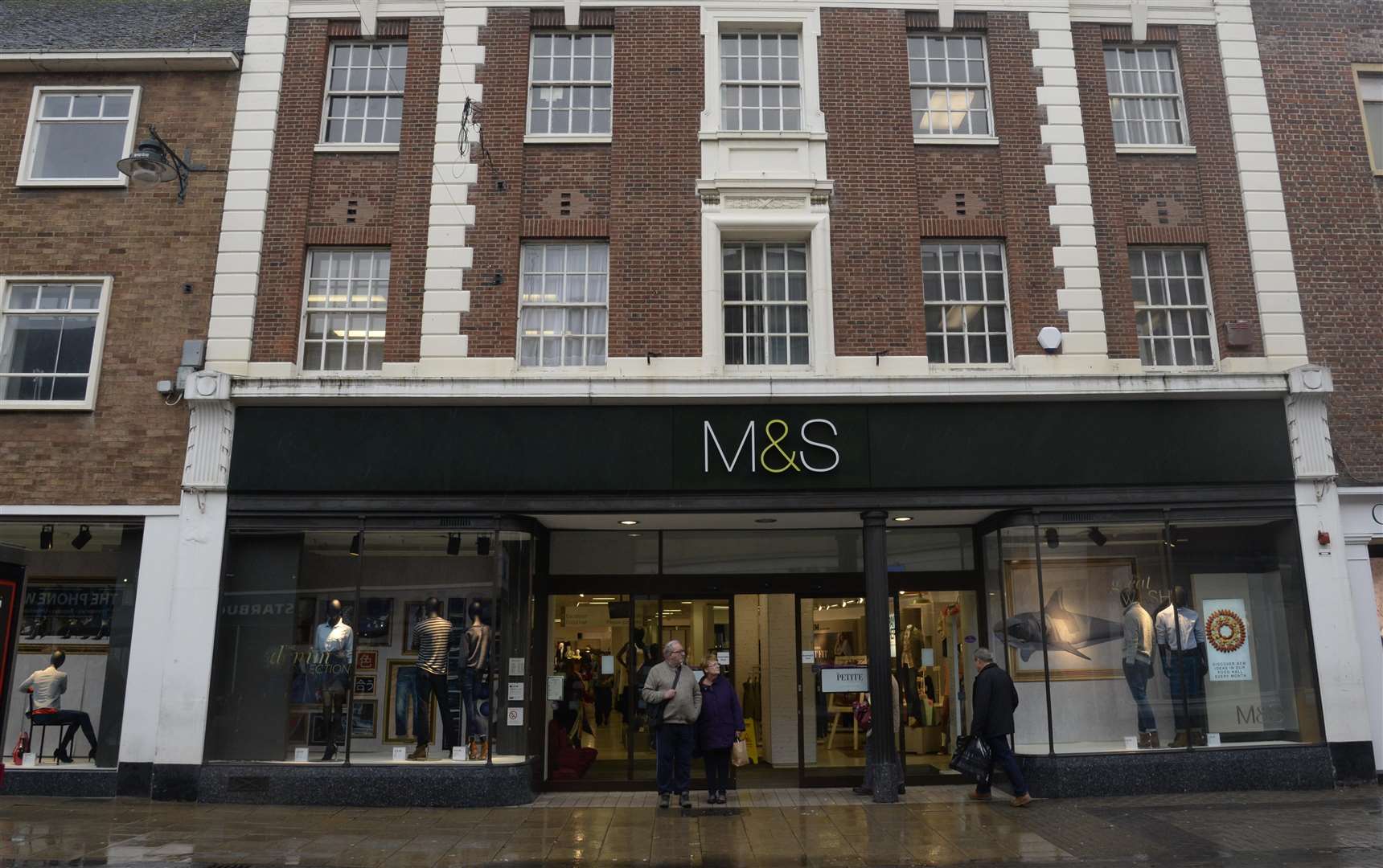 The woman was robbed at Marks and Spencer in St George’s Street, Canterbury