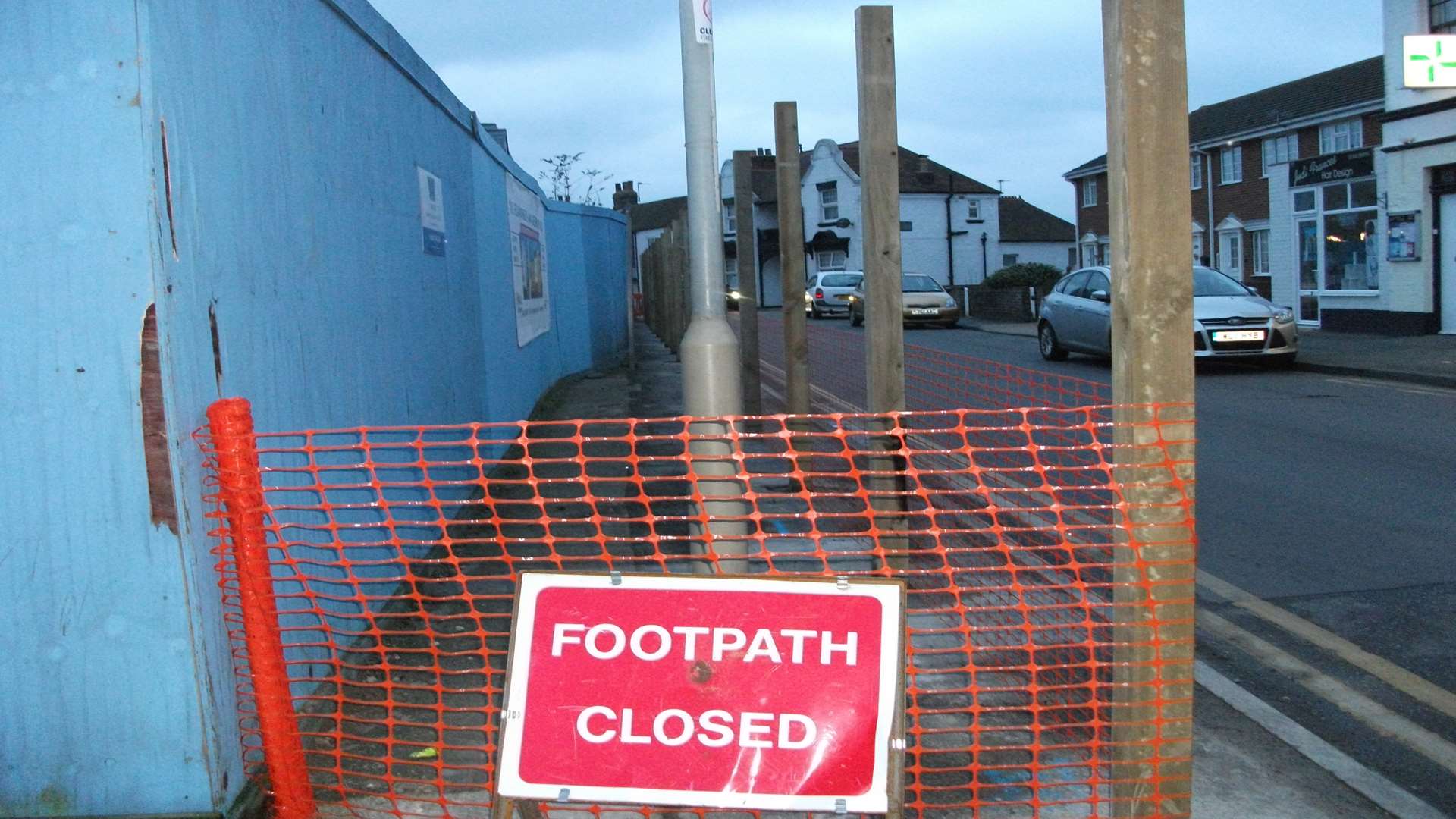 Golf Road footpath