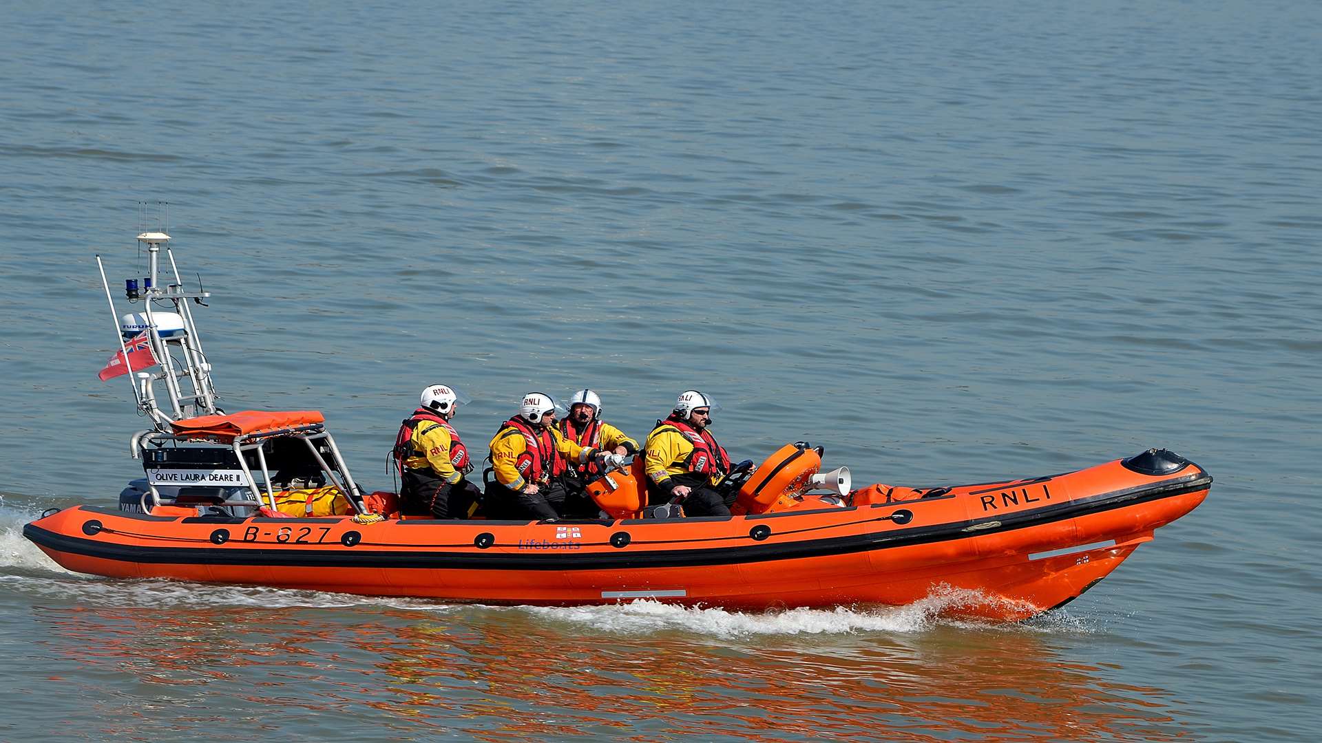 Gravesend RNLI attended the scene.