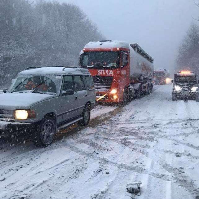 South East 4x4 Response team towing people out of snow and getting nurses and doctors to work last year.