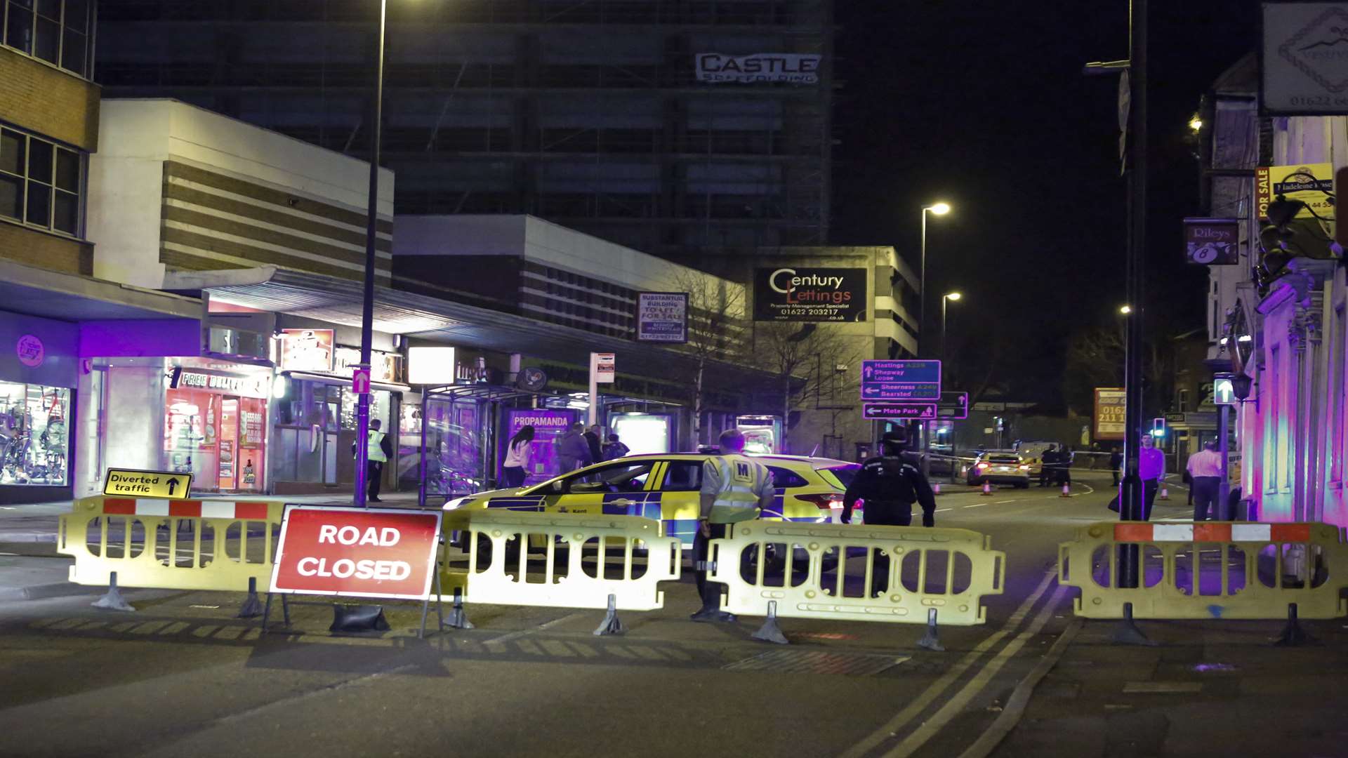 The cordon at the bottom of Lower Stone Street during the incident