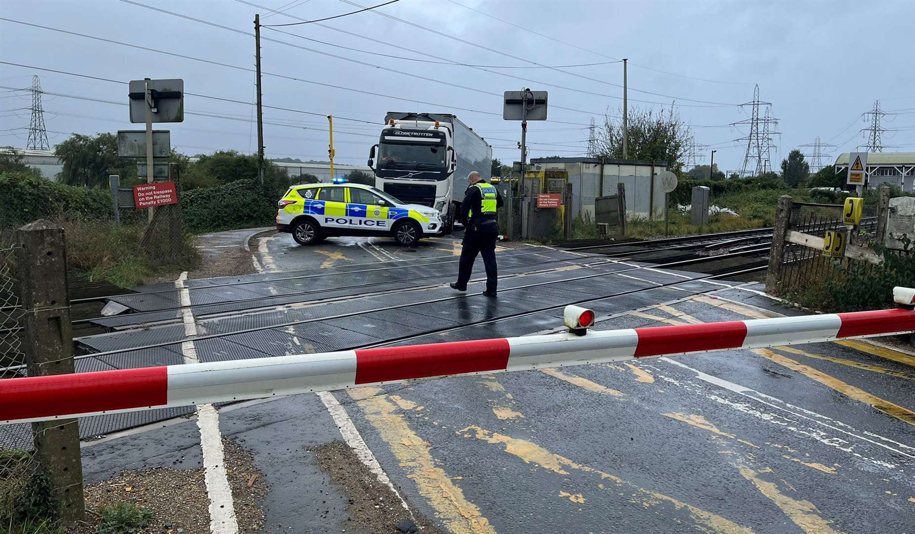 Sturry level crossing damaged by lorry as police close road