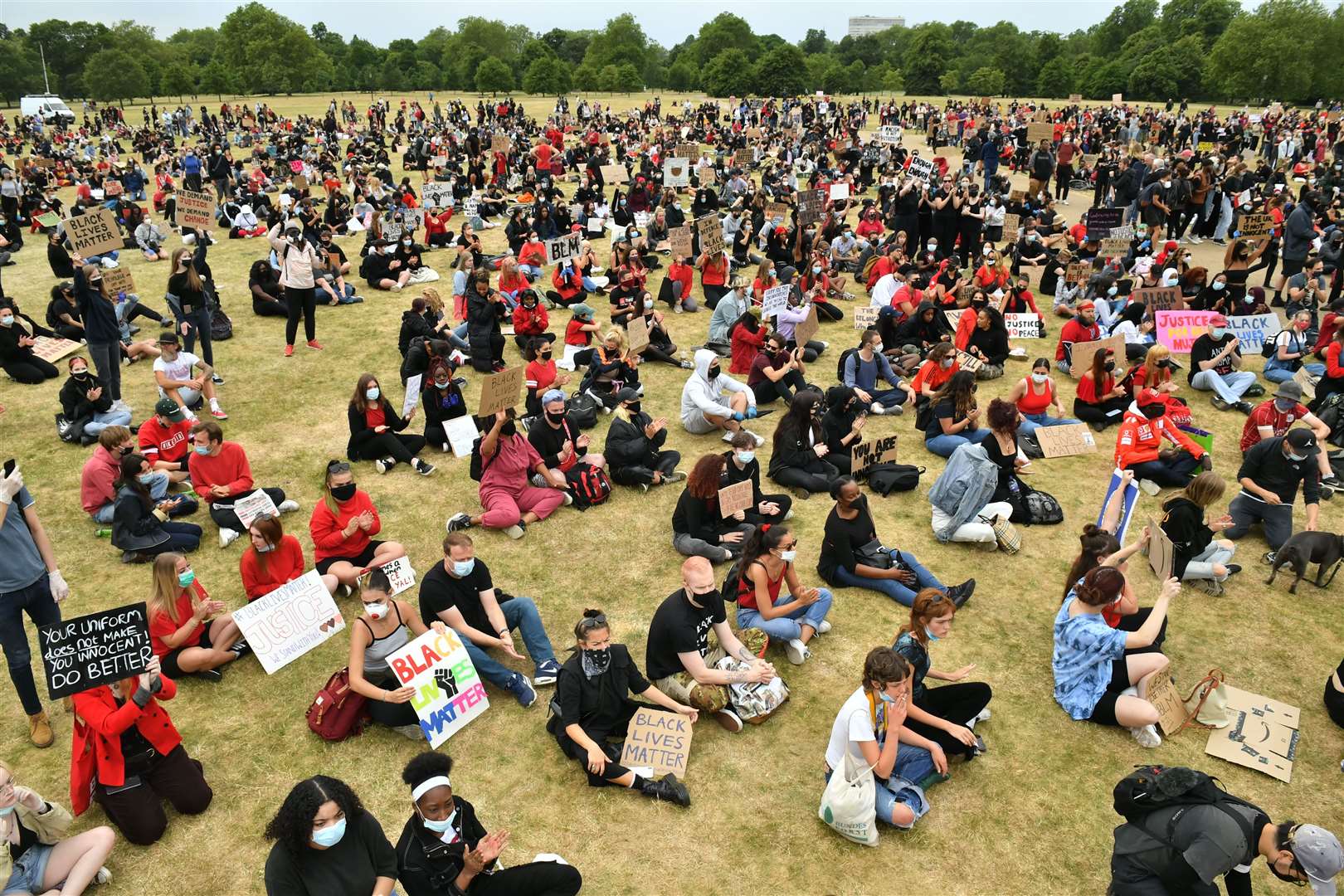 Social distancing in Hyde Park (Dominic Lipinski/PA)