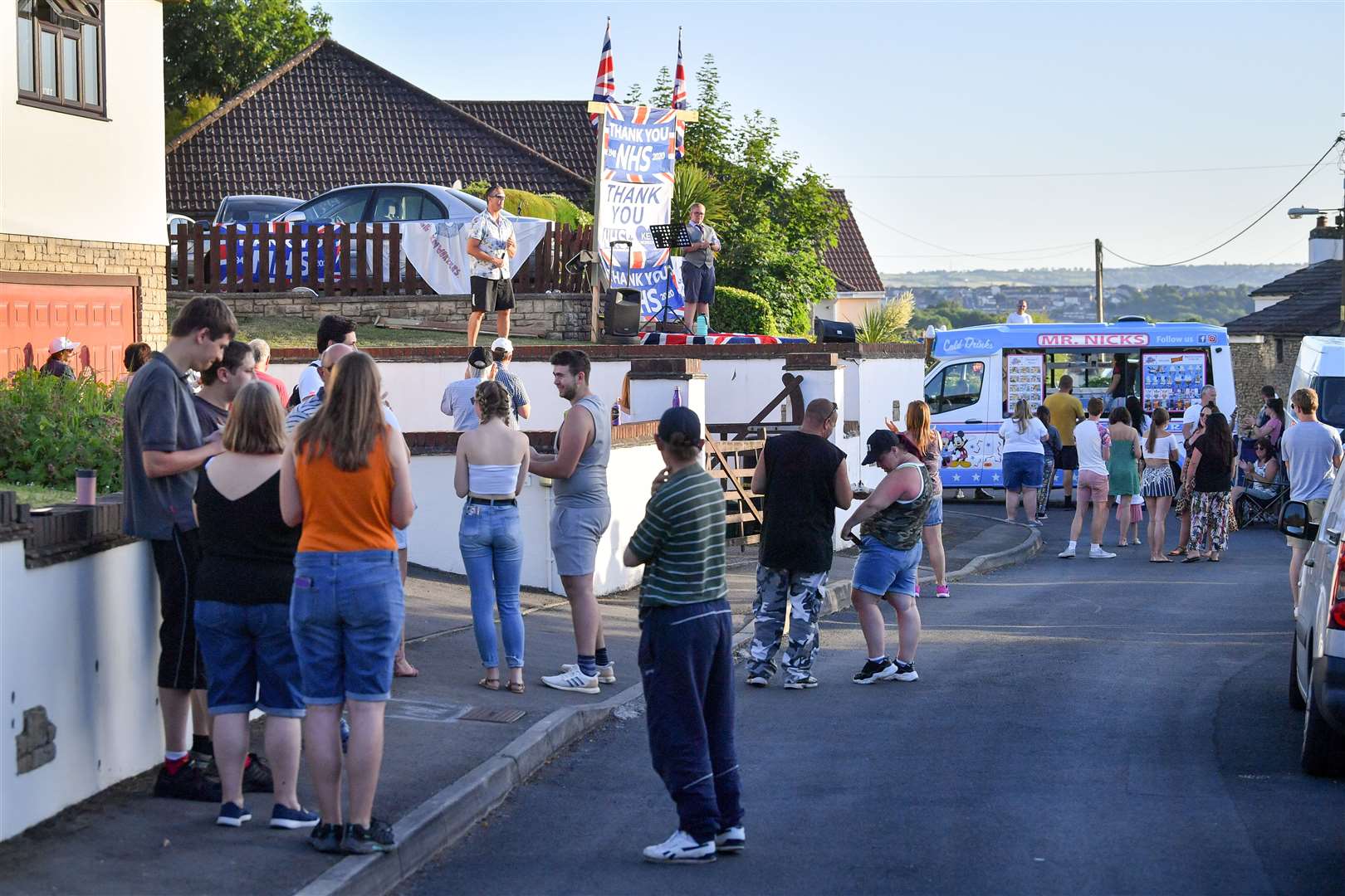 Joshua Morton leads the applause in the St George area of Bristol (Ben Birchall/{PA)