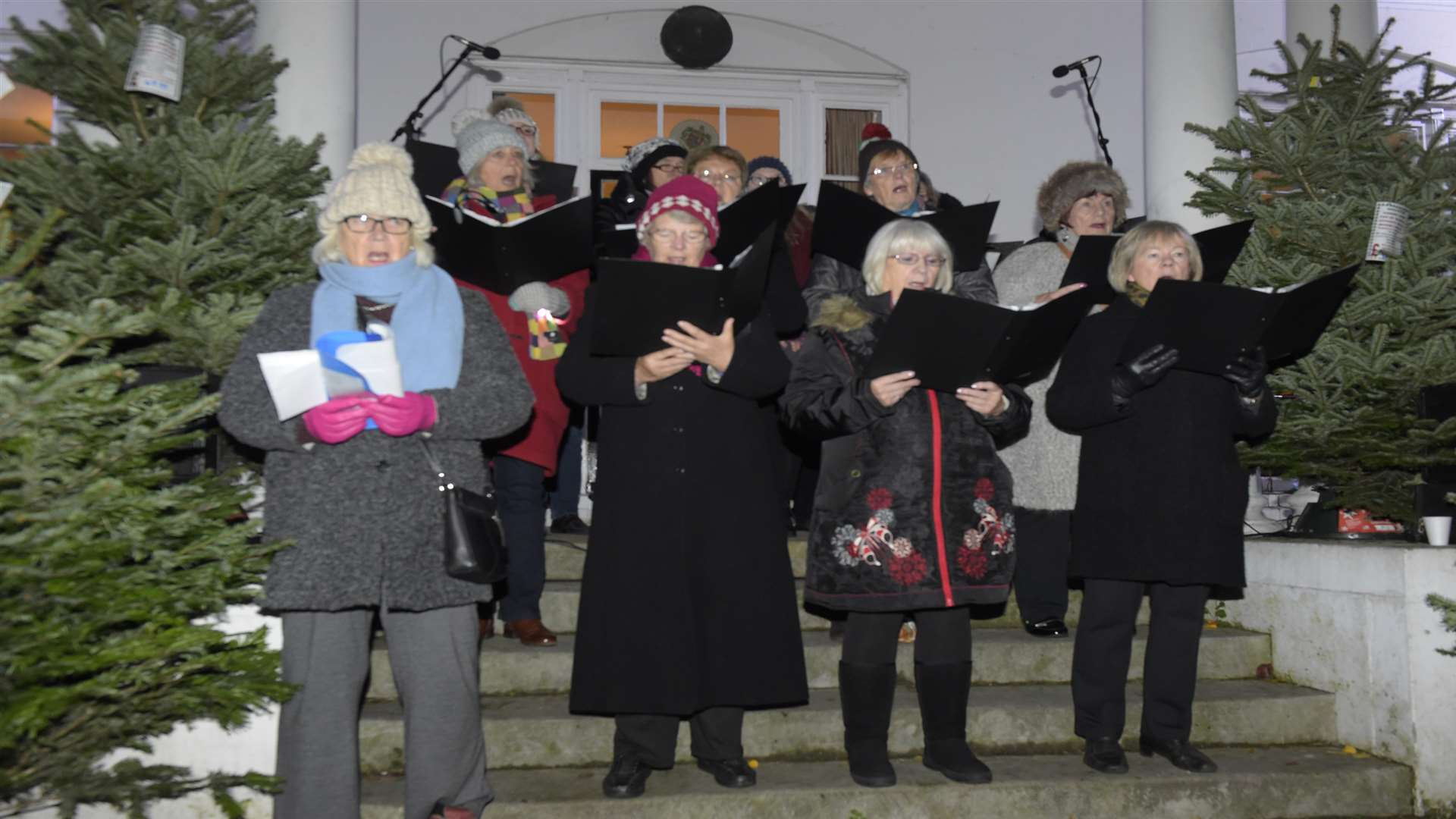 The Warblers choir