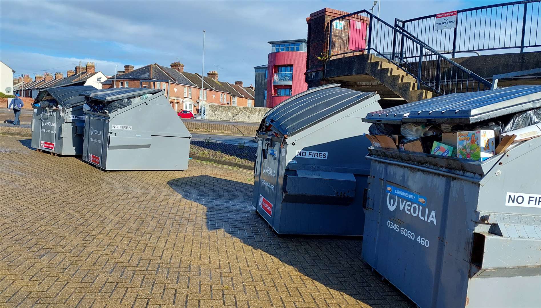 Bins overflowing at Park Mall shopping centre in Ashford after 'no