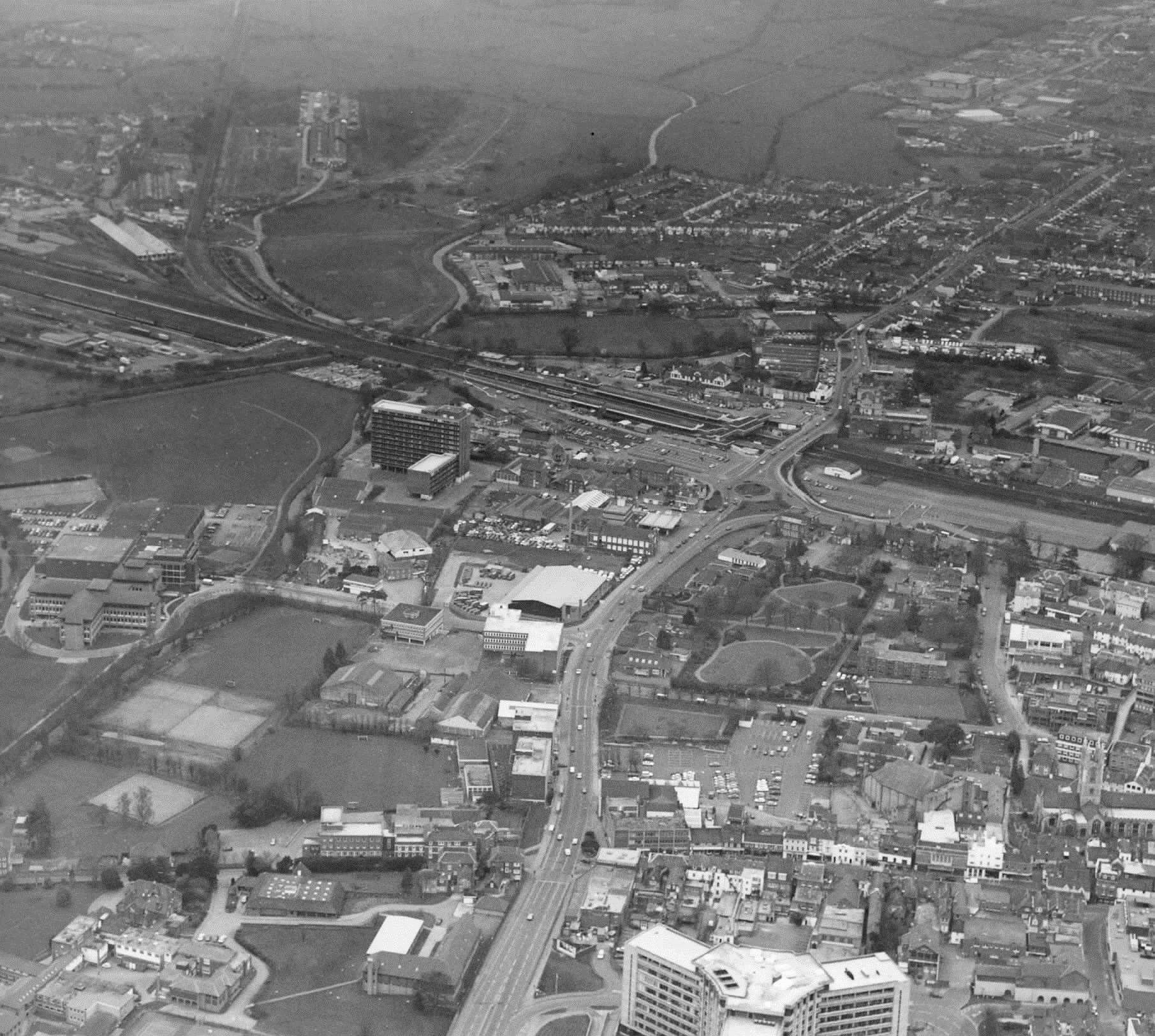 An aerial view looking towards Ashford's train station, with Charter House in the bottom right of the frame. You can compare it with the image below to see the contrasts between 1989 and 2021