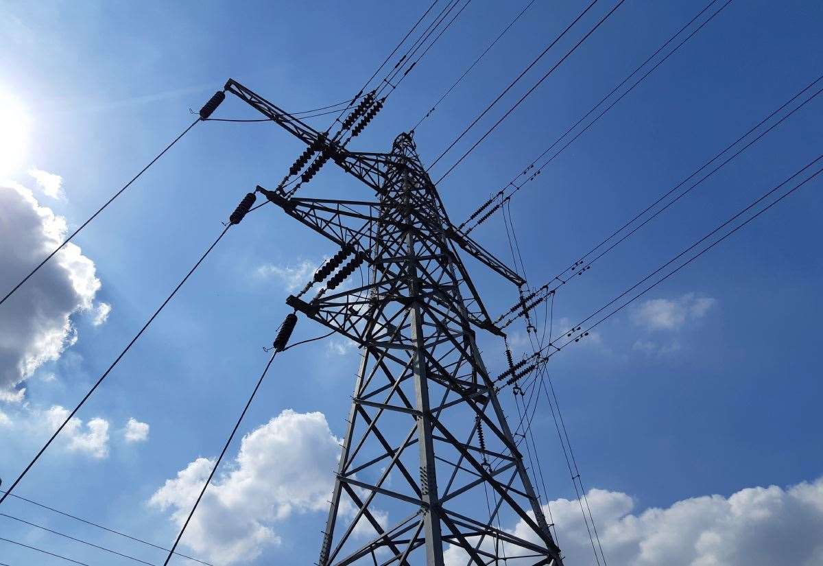 Damaged overhead power cable in Sturry leaves homes in Canterbury area without electricity