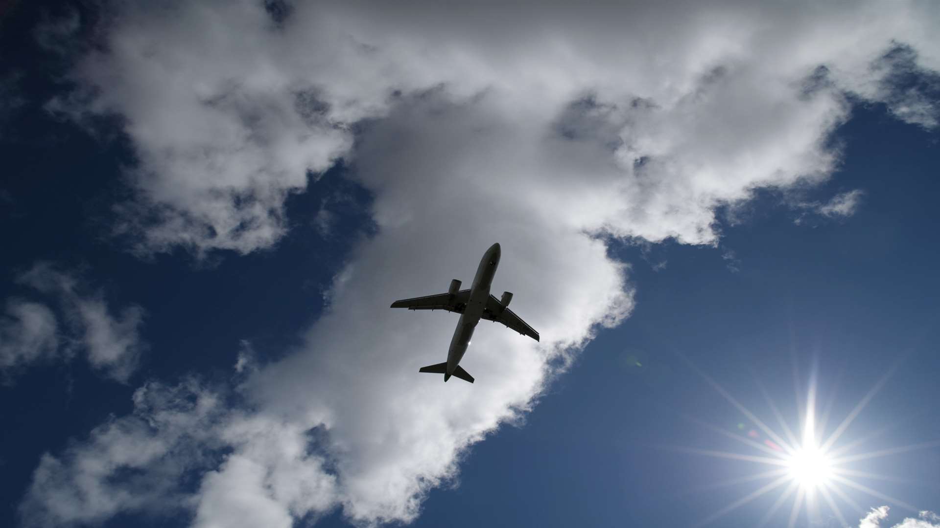 The Airports Commission has said it favours a new runway at Heathrow