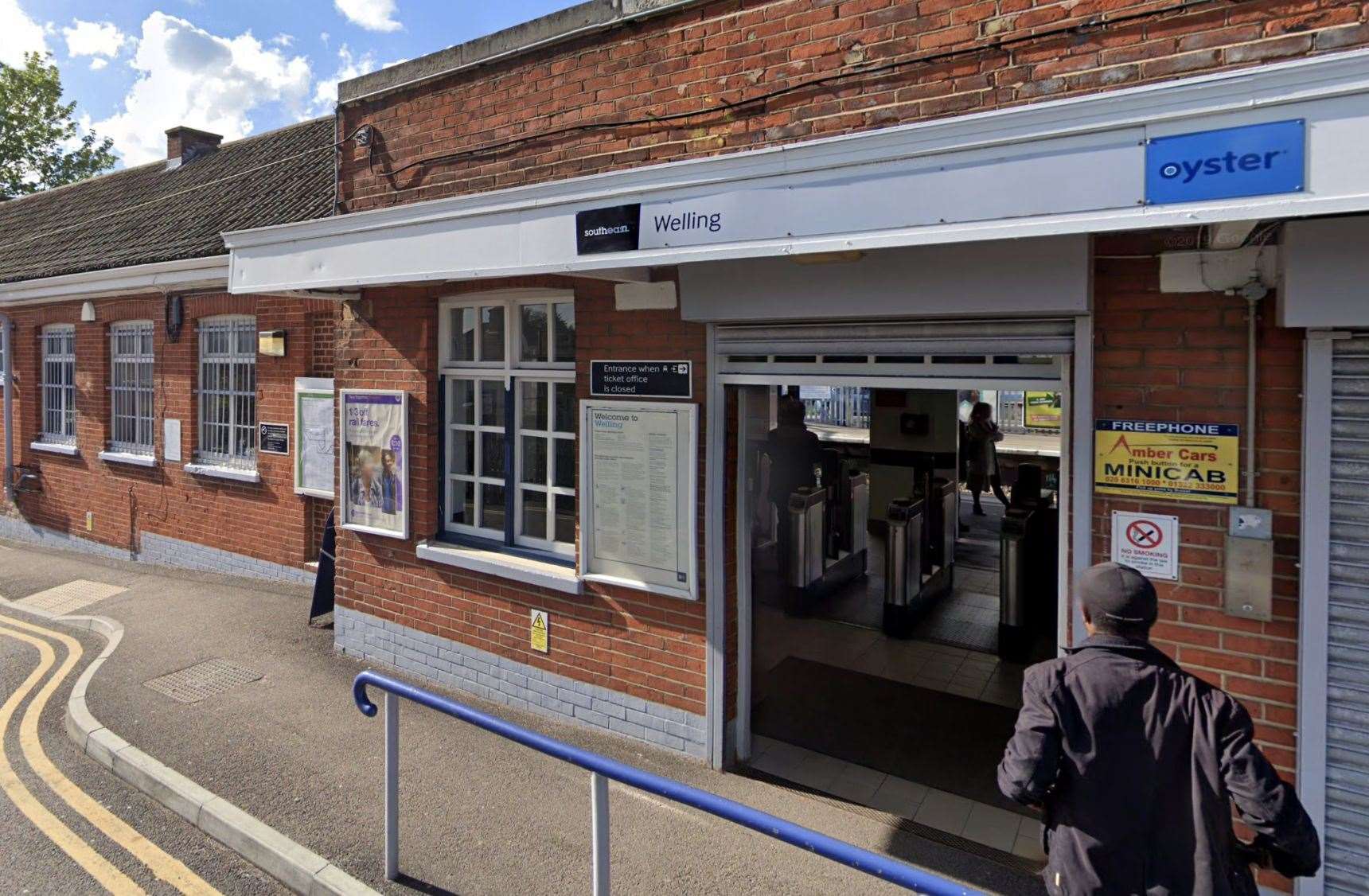 Southeastern say no services are stopping at Welling after ‘emergency ...