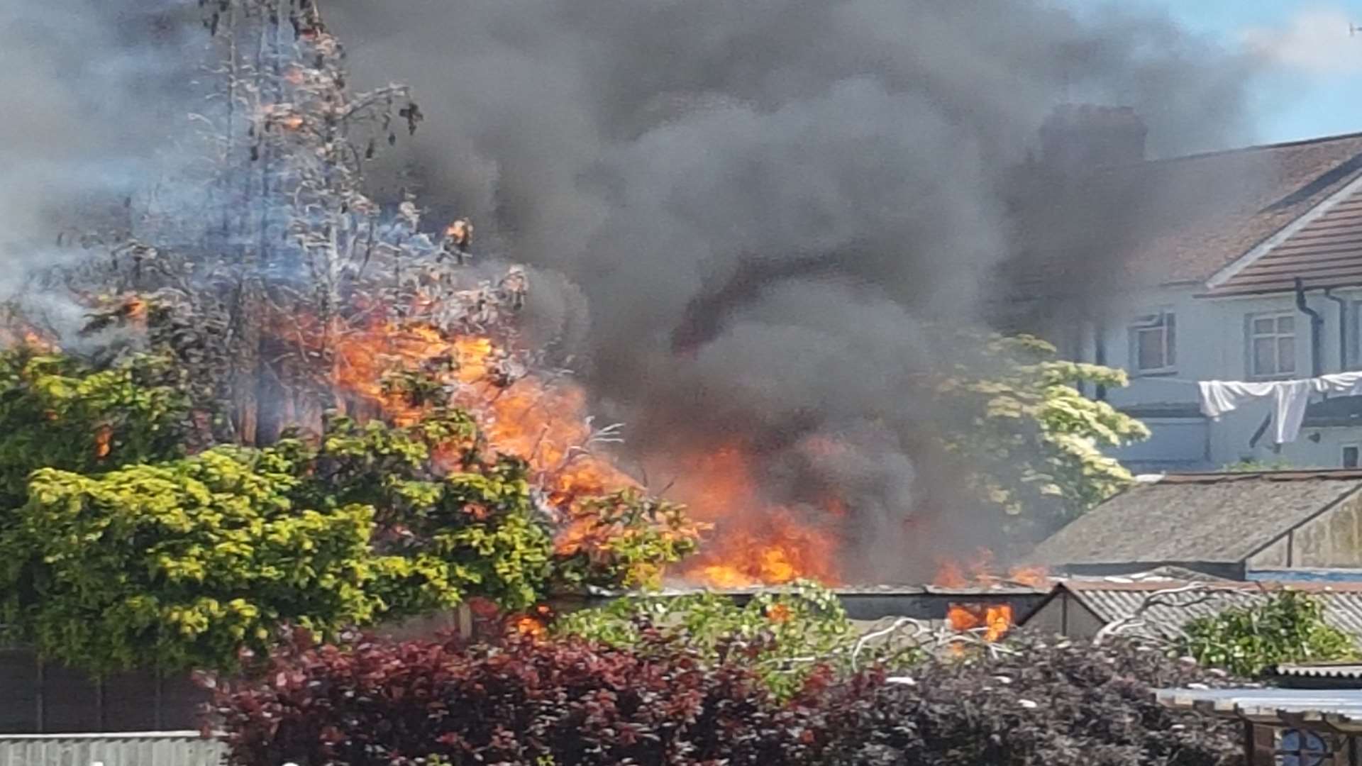 The fire at the back of Bellman Avenue, Gravesend. Pic: Julia Roberts