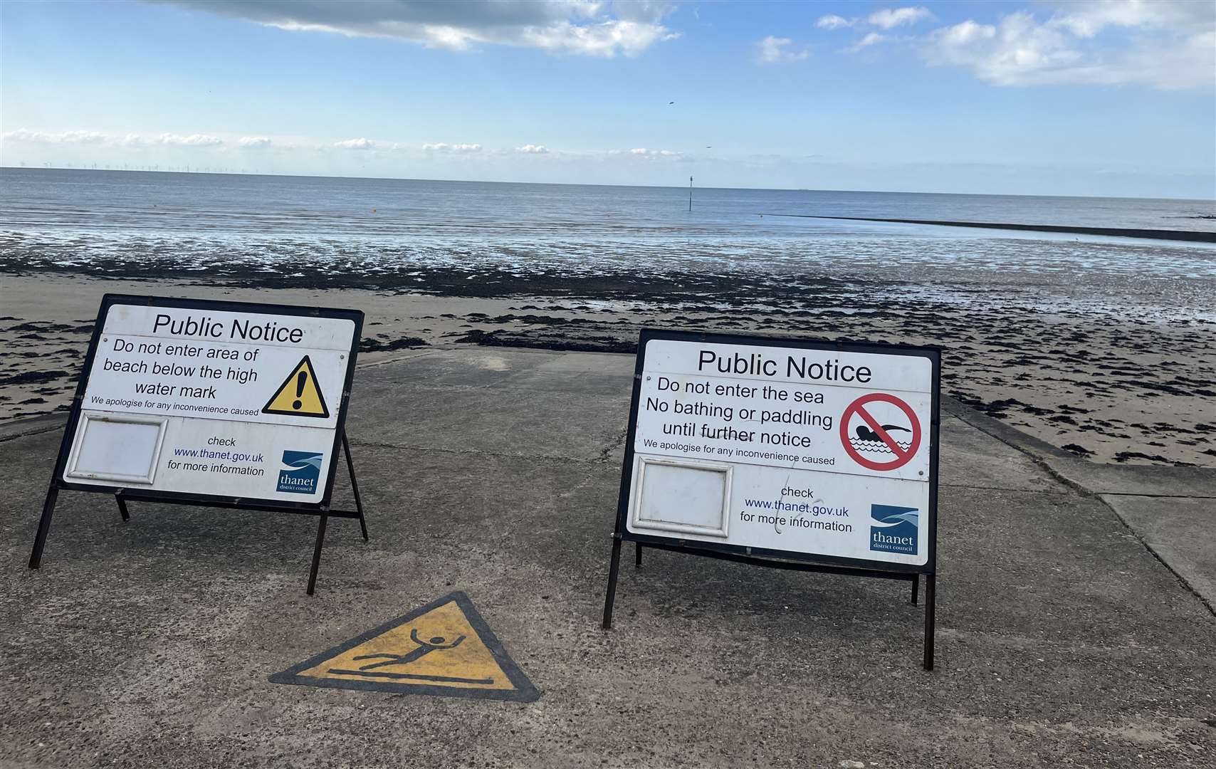 Following pollution fears, signs have returned warning the public against bathing at both Minnis Bay and West Bay in Thanet
