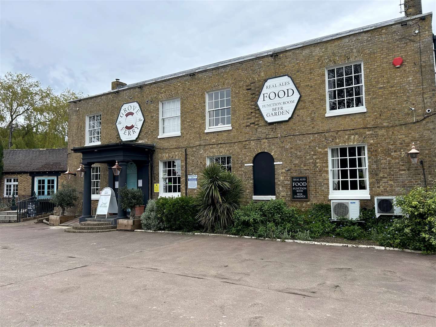 Thousands of people flock to the pub’s garden every year for its riverside location