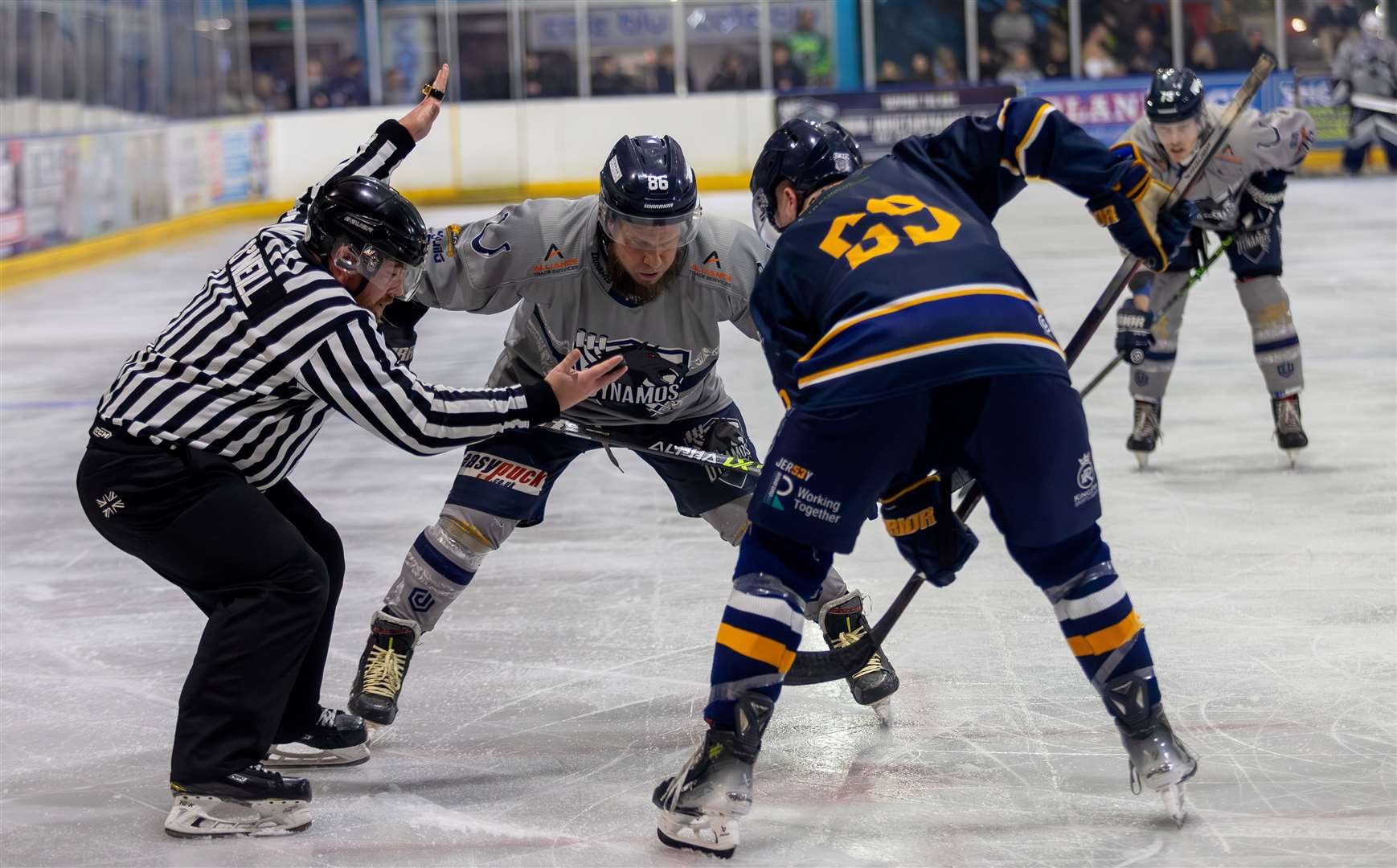 Invicta Dynamos v Romford Buccaneers at Planet Ice, Gillingham Picture: David Trevallion