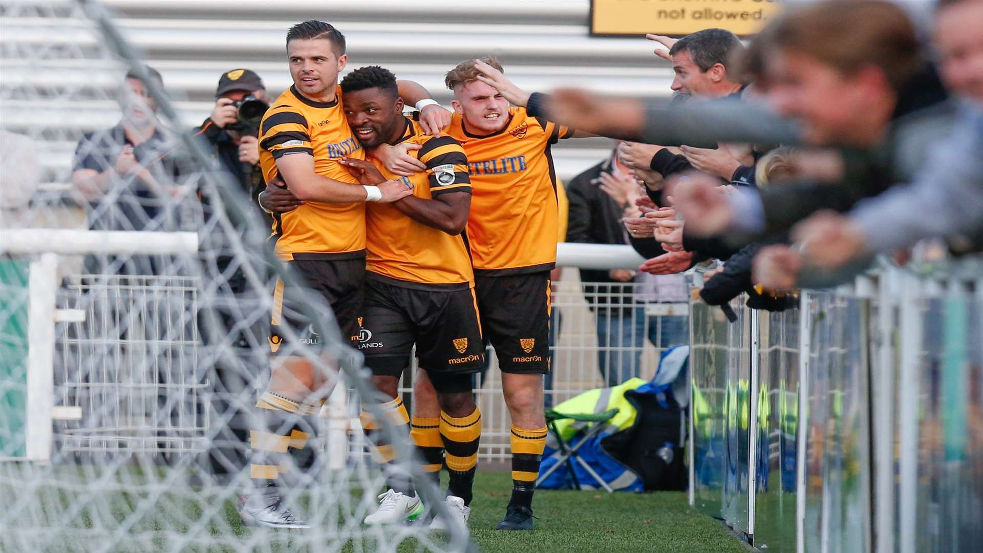 Yemi Odubade celebrates his late winner against Macclesfield Picture: Matthew Walker