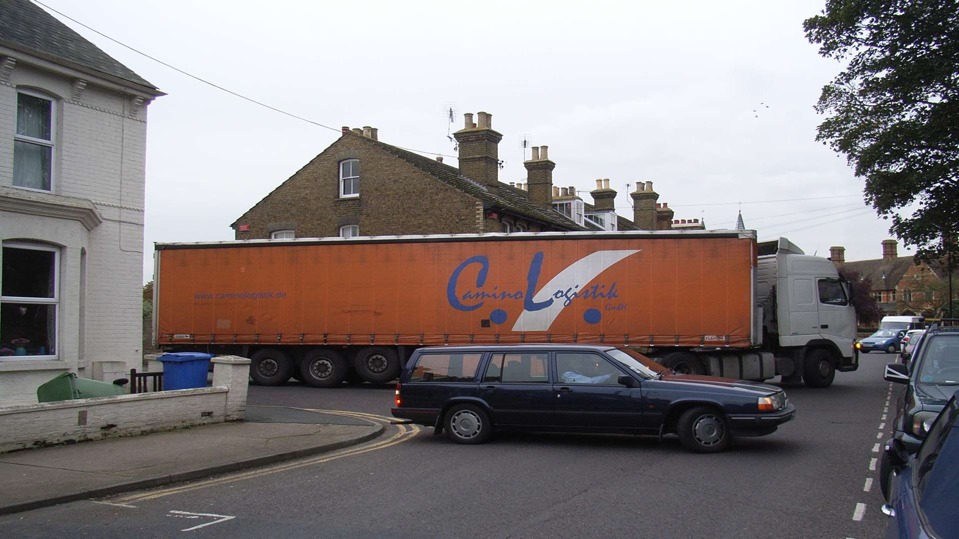 A regular sight in Stone Street as a lorry causes traffic chaos in the town.