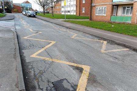 St Edmunds Rd, Dartford. School ziz zag lines.