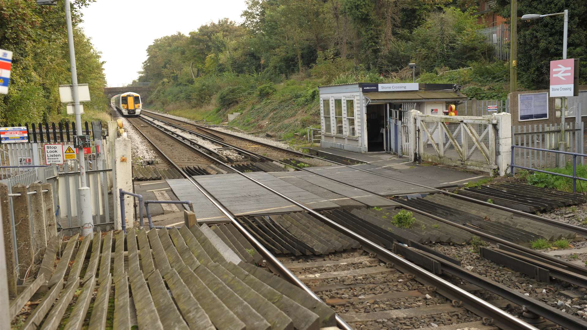 The level crossing at Stone Crossing Railway Station.