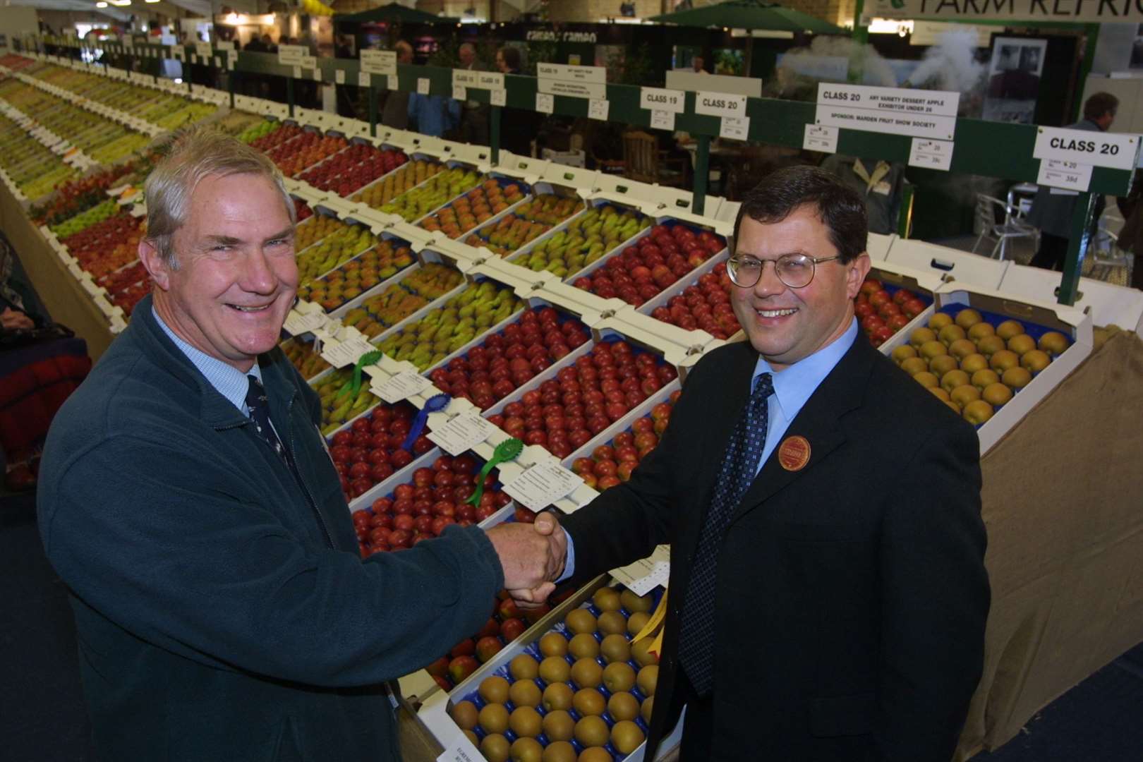 James Smith's father Alan Smith, left, receiving the Bonanza prize from the then chairman of the Marden Fruit Show, Robert Mitchell, in 2003