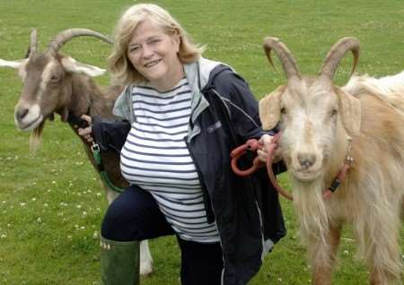 Ann Widdecombe with two Buttercups residents