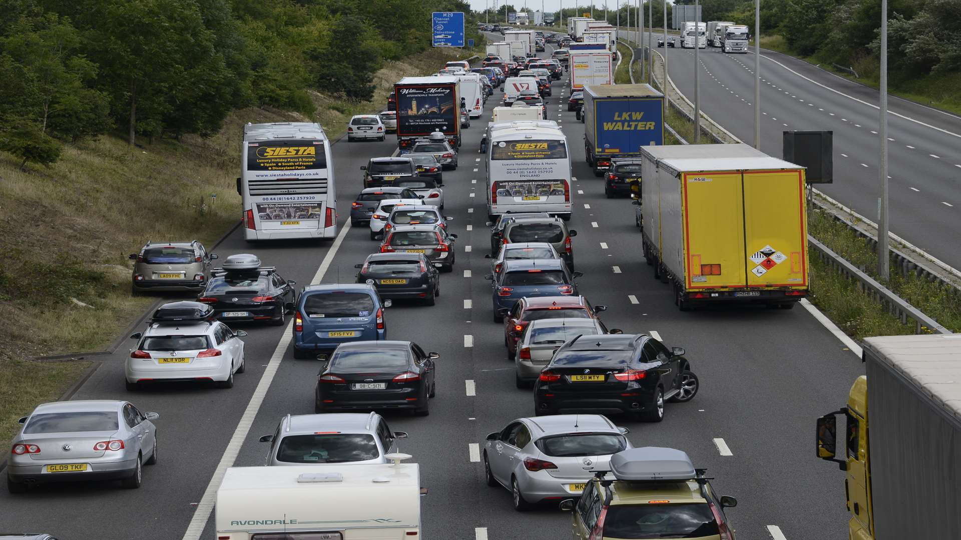 Operation Stack on the M20 with heavy traffic moving towards the Channel Tunnel turnoff. Picture: Paul Amos.