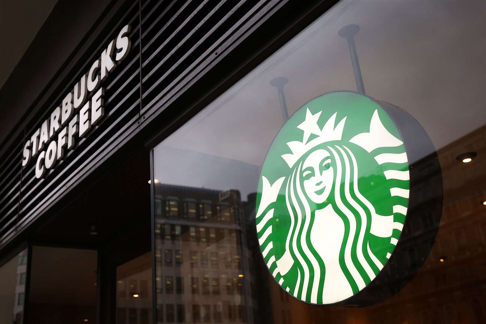 Starbucks UK extends losses as pandemic takes its toll