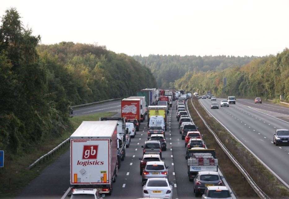 M25 exit slip road to A21 remains closed after crash