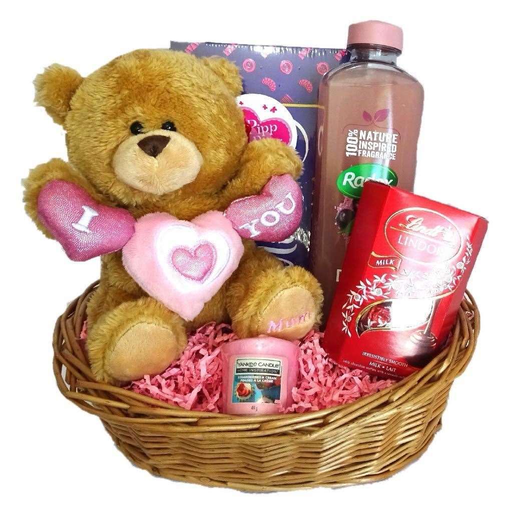 Hamper and gift basket presents for Mother's Day 2019