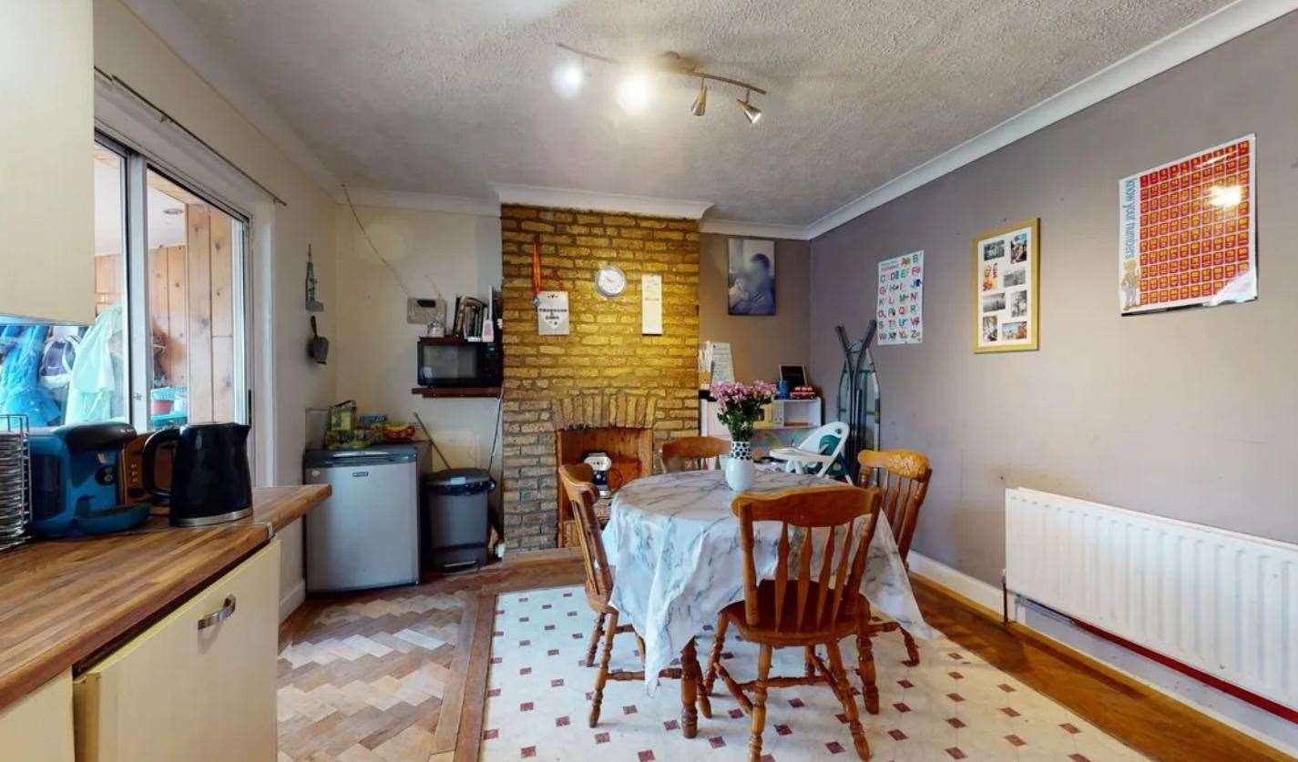 The kitchen and dining area. Picture: Zoopla / Miles & Bar