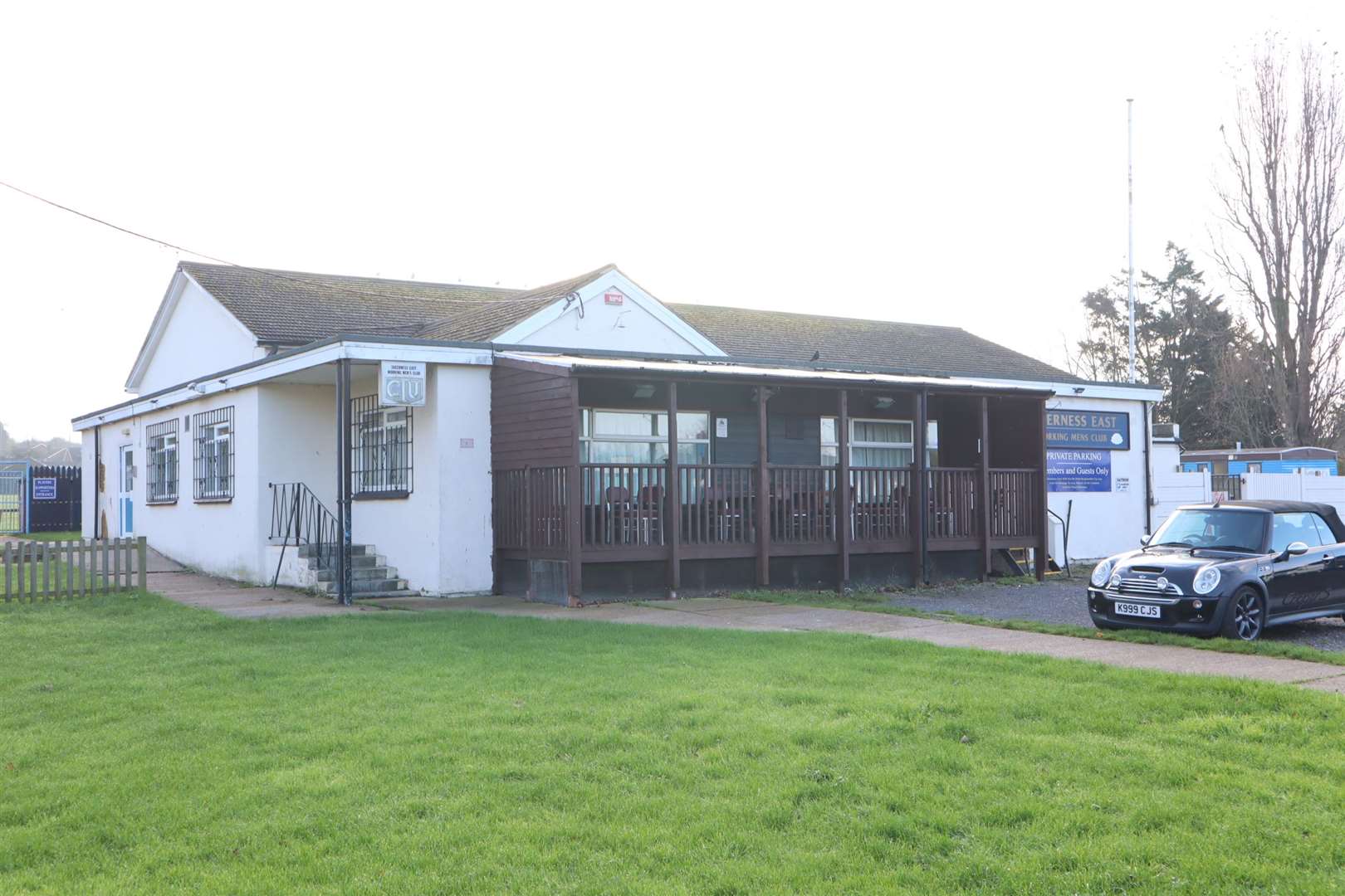 Sheerness East Working Men's Club, Queenborough Road, Halfway, Sheppey