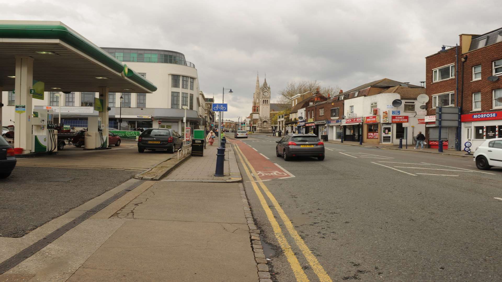 A short section of cycle path runs along Milton Road