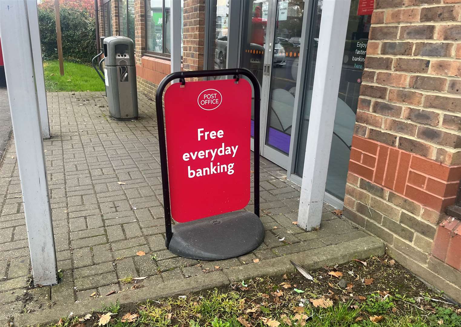 The post office in Swanley provides a limited number of banking services