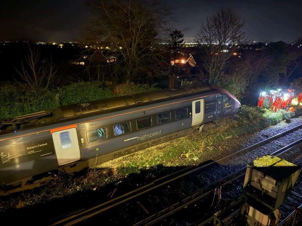 A Southeastern train derailed last night between Ramsgate and Minster