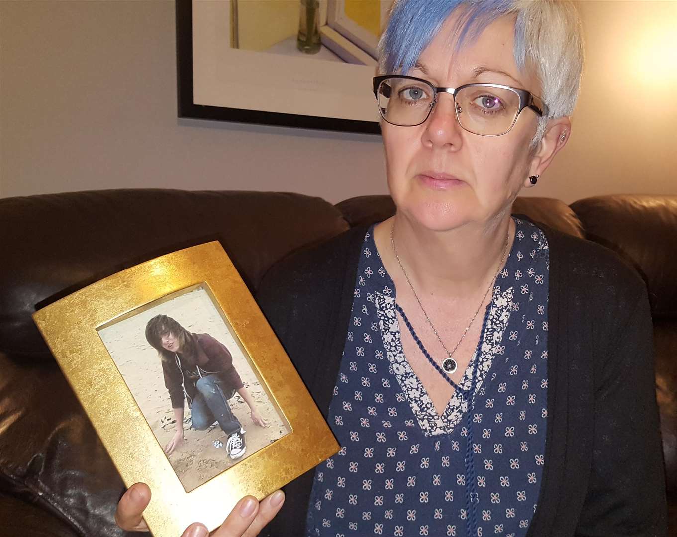 Joy Parkinson with a photo of son Toby (6867644)