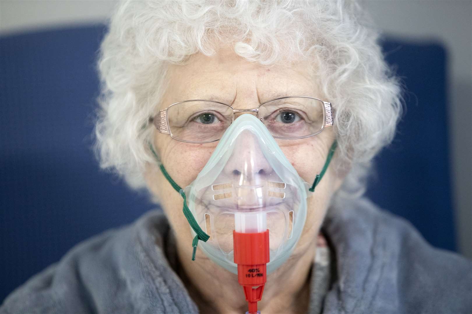 Patient Margaret Dixon receives oxygen (Jane Barlow/PA)