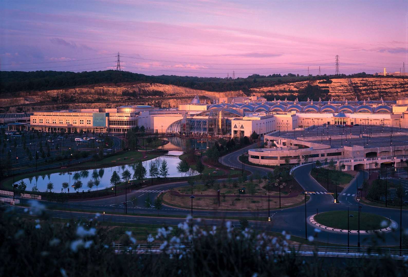 Bluewater Shopping Centre is home to various Hangloose Aventure attractions already