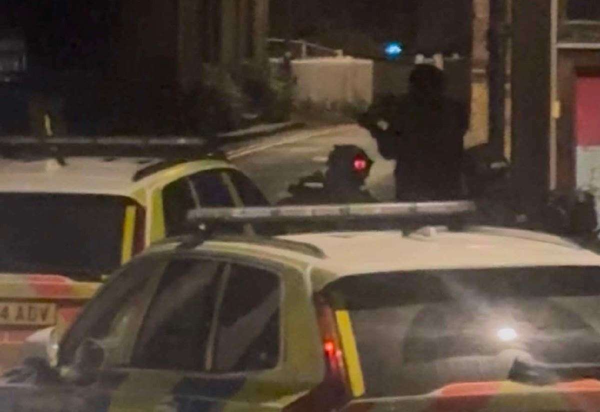 Armed police spotted outside the Smugglers Inn in Herne Bay