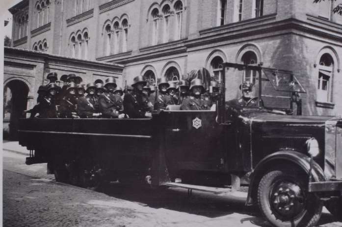 SS soldiers. Pic: C&T Auctioneers