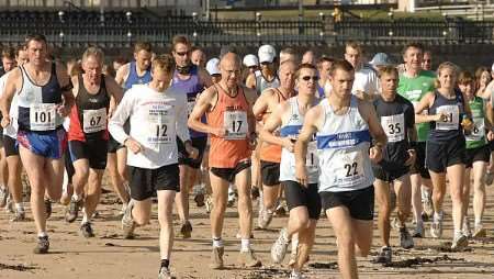 Runners get under way in the Quicksand 15 race