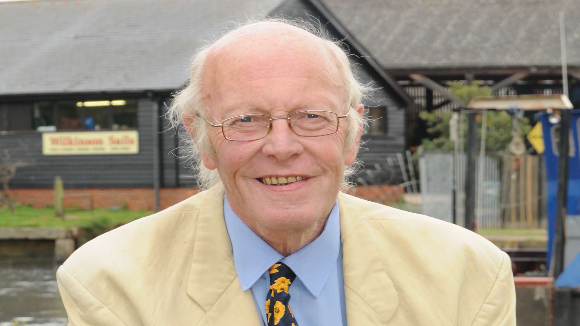 Cllr Mike Henderson