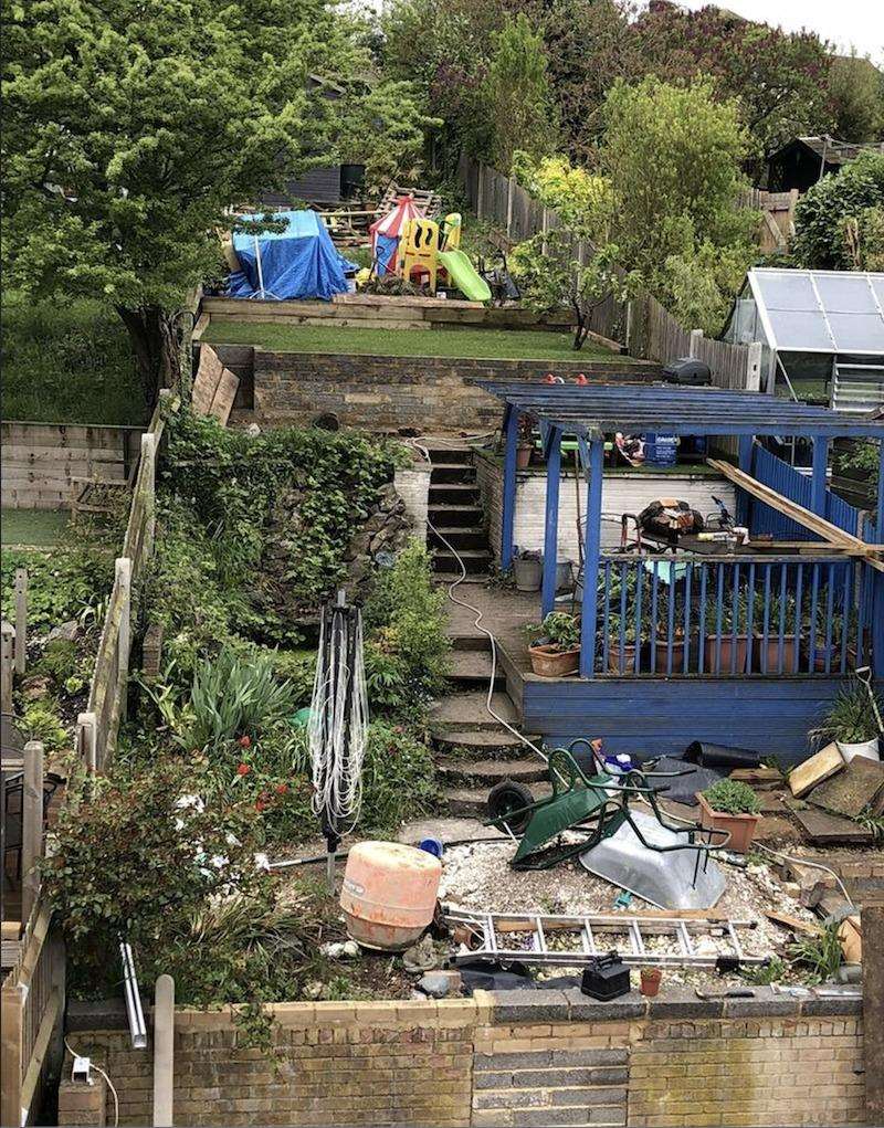 Dad Lee Parsons has started work in garden for his disabled daughter (1972672)