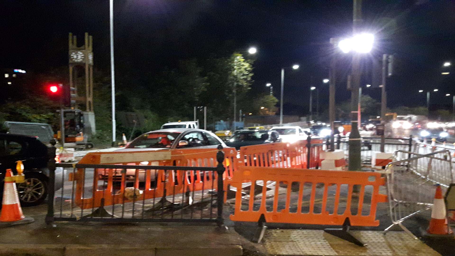 Cars slowly navigating the Maidstone Bridge system