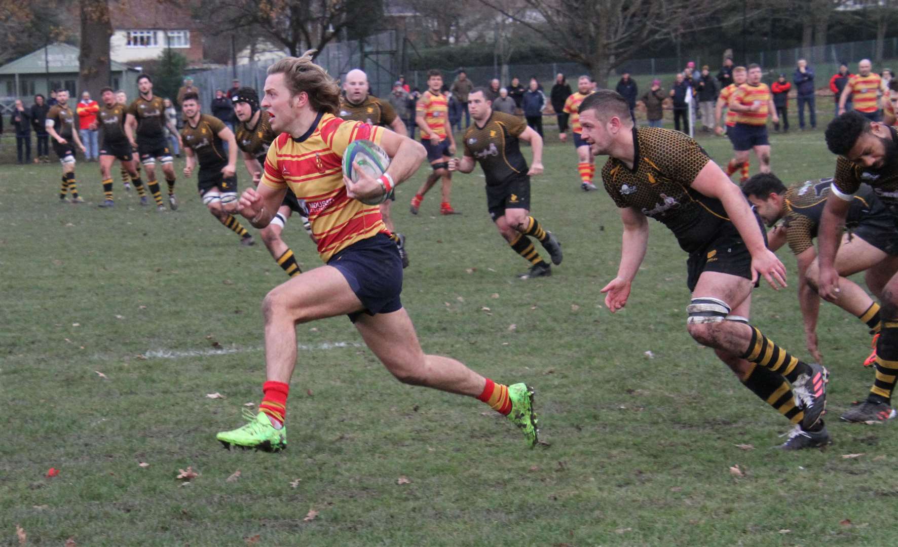 Medway head for the try line at Camberley on Saturday. Picture: Paul Wardzynski (53669174)